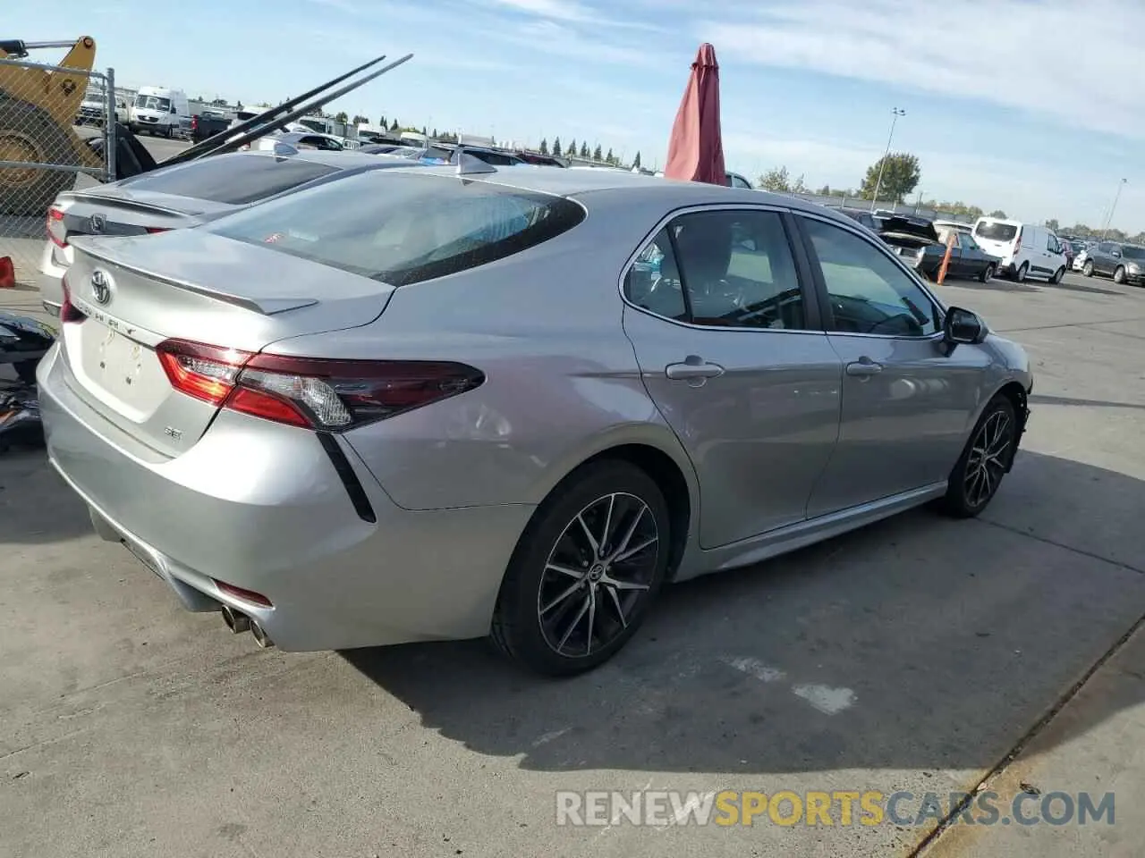 3 Фотография поврежденного автомобиля 4T1G11AK0MU442224 TOYOTA CAMRY 2021