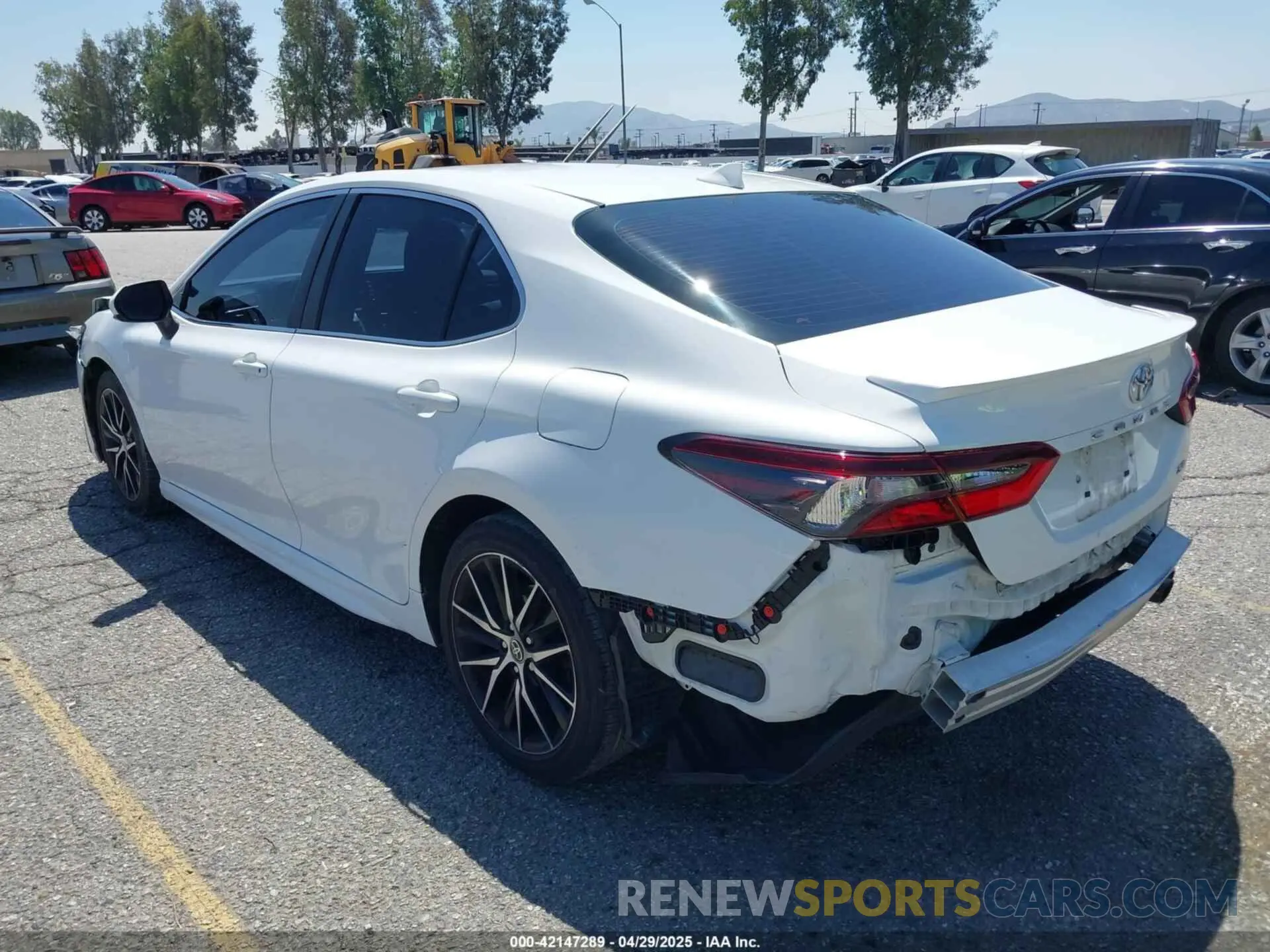 3 Фотография поврежденного автомобиля 4T1G11AK0MU451229 TOYOTA CAMRY 2021