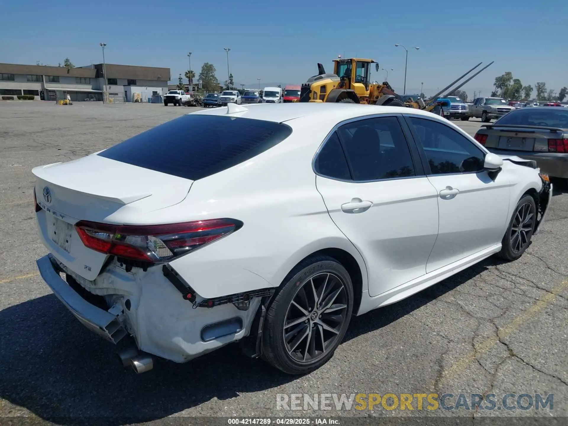 4 Фотография поврежденного автомобиля 4T1G11AK0MU451229 TOYOTA CAMRY 2021