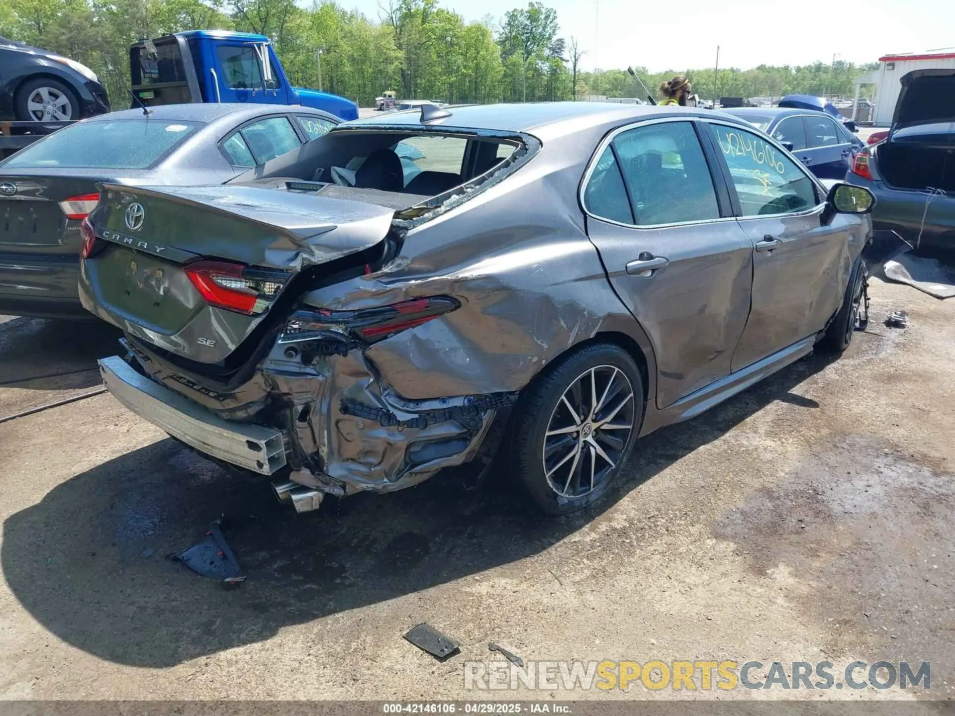 4 Фотография поврежденного автомобиля 4T1G11AK0MU523241 TOYOTA CAMRY 2021
