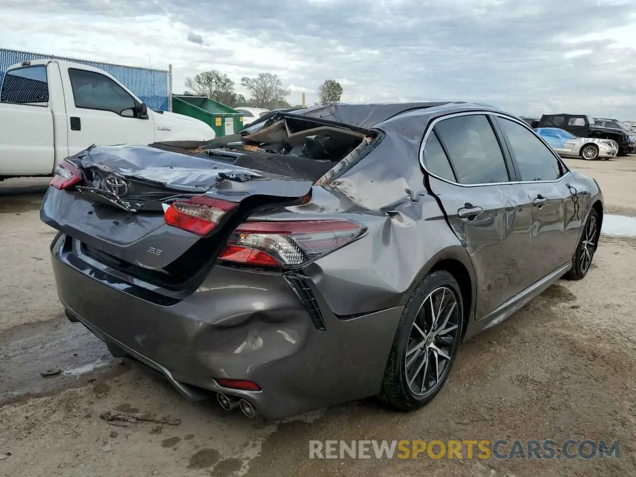 4 Фотография поврежденного автомобиля 4T1G11AK0MU533574 TOYOTA CAMRY 2021