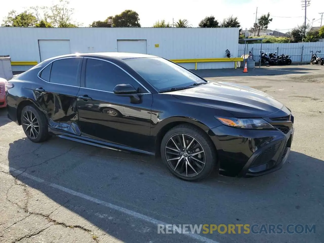 4 Фотография поврежденного автомобиля 4T1G11AK0MU542033 TOYOTA CAMRY 2021