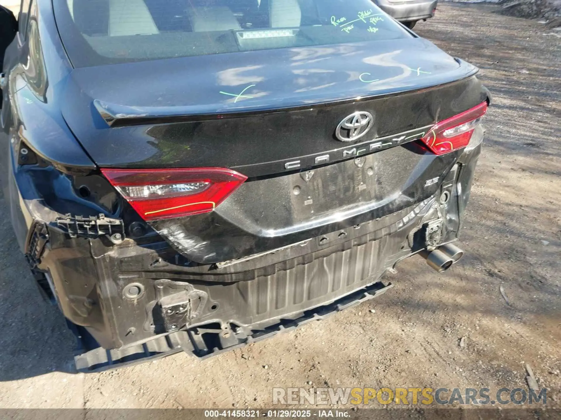 6 Photograph of a damaged car 4T1G11AK0MU553162 TOYOTA CAMRY 2021