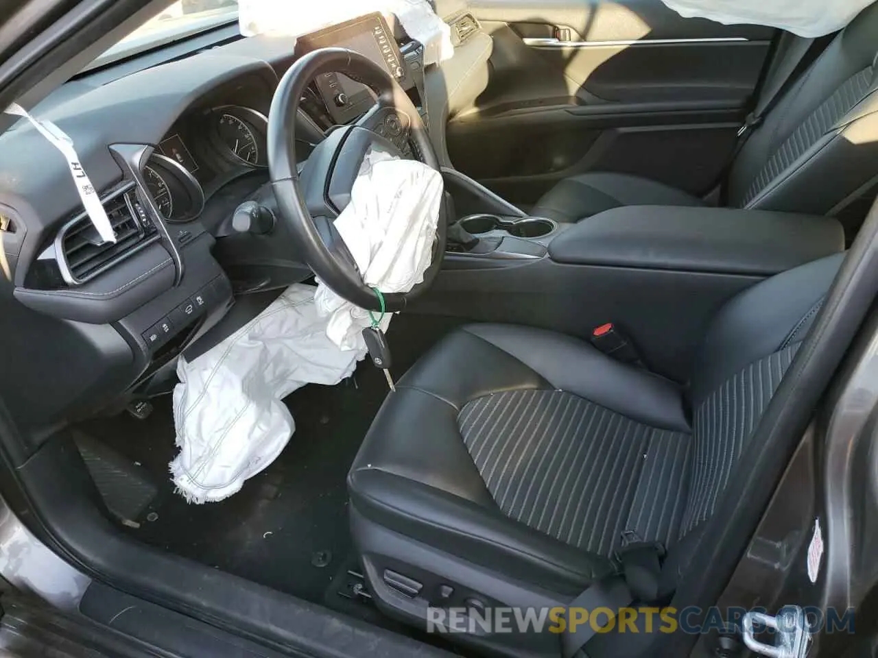 7 Photograph of a damaged car 4T1G11AK0MU560290 TOYOTA CAMRY 2021