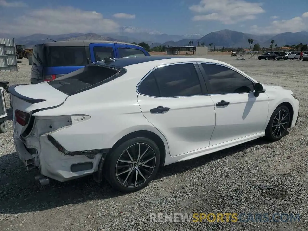 3 Фотография поврежденного автомобиля 4T1G11AK0MU572326 TOYOTA CAMRY 2021