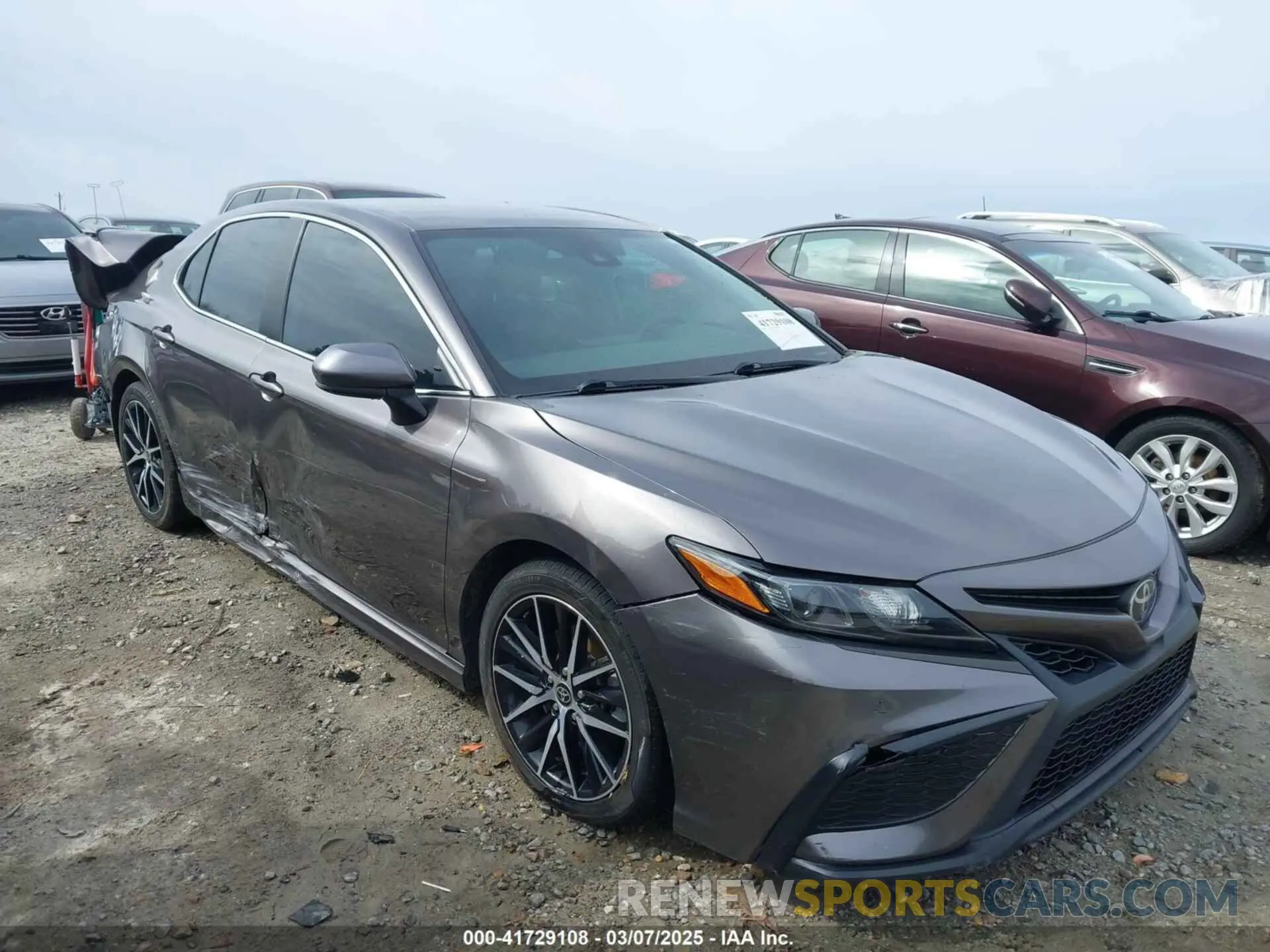 1 Фотография поврежденного автомобиля 4T1G11AK0MU586968 TOYOTA CAMRY 2021