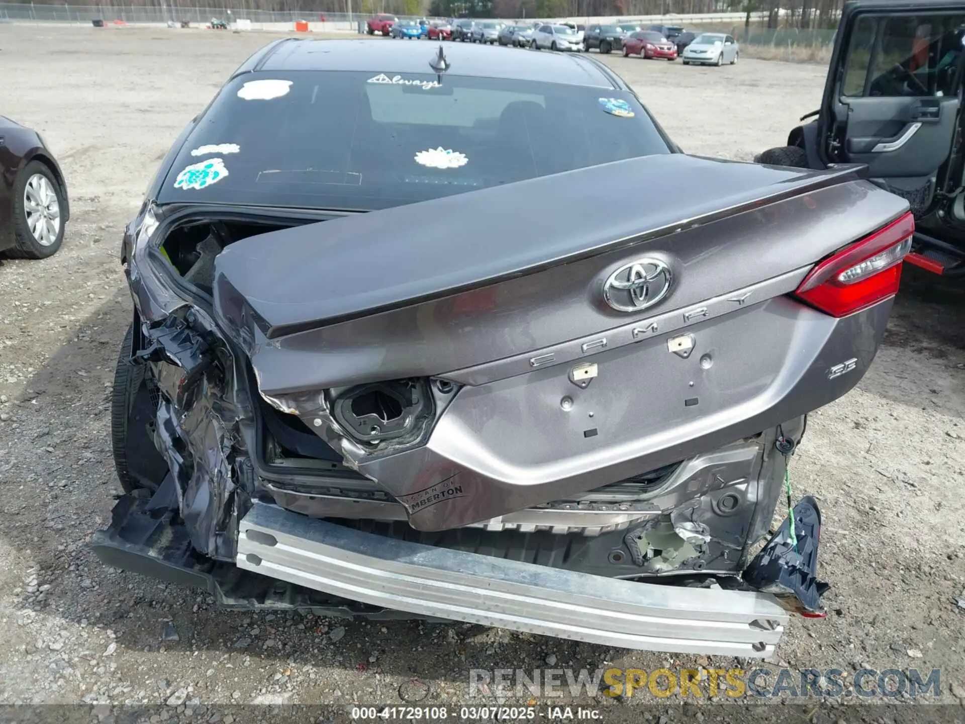 17 Фотография поврежденного автомобиля 4T1G11AK0MU586968 TOYOTA CAMRY 2021