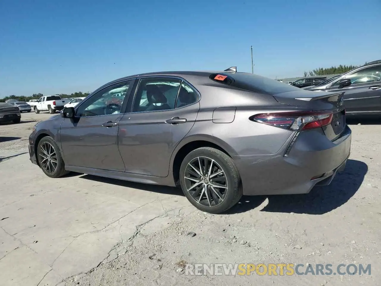 2 Фотография поврежденного автомобиля 4T1G11AK0MU610640 TOYOTA CAMRY 2021