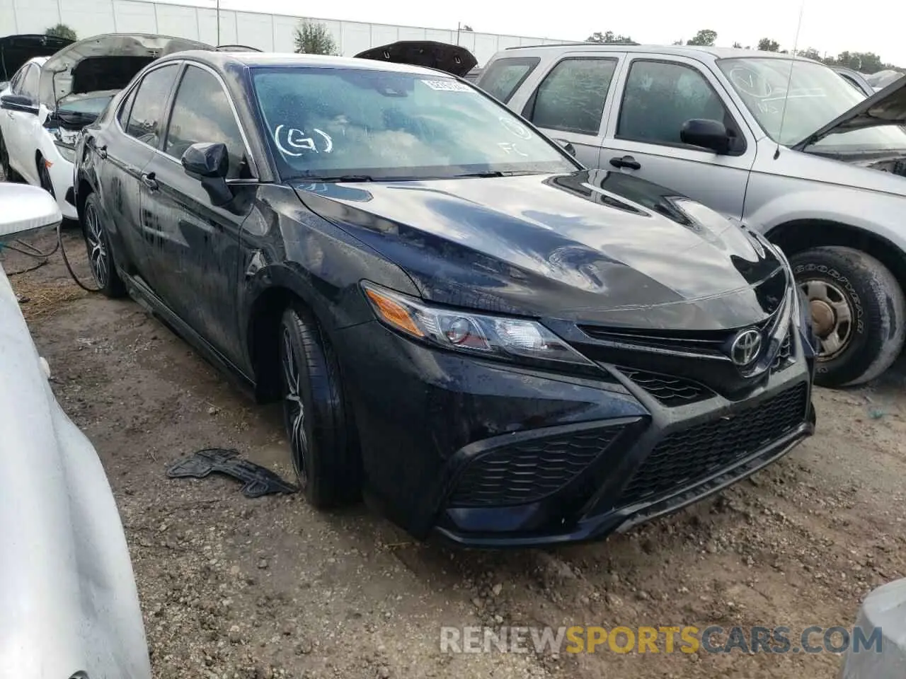 1 Photograph of a damaged car 4T1G11AK1MU406333 TOYOTA CAMRY 2021