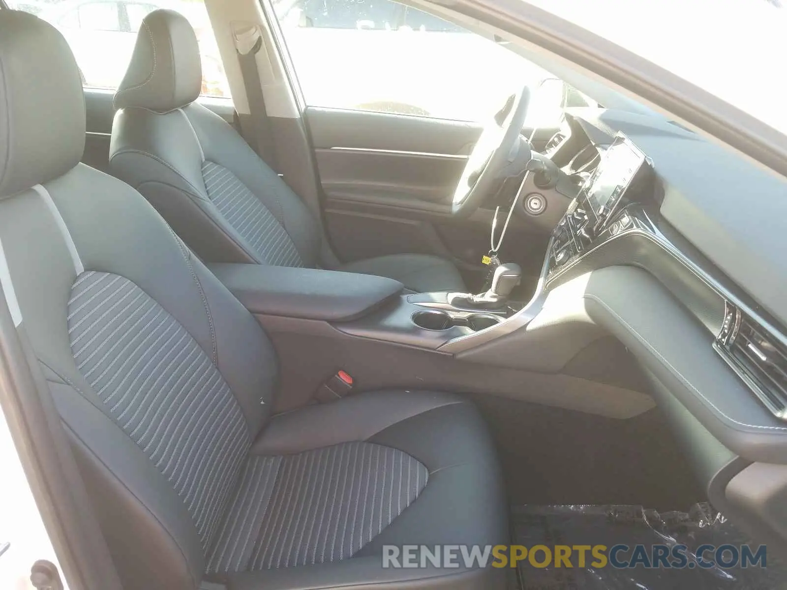 5 Photograph of a damaged car 4T1G11AK1MU413640 TOYOTA CAMRY 2021