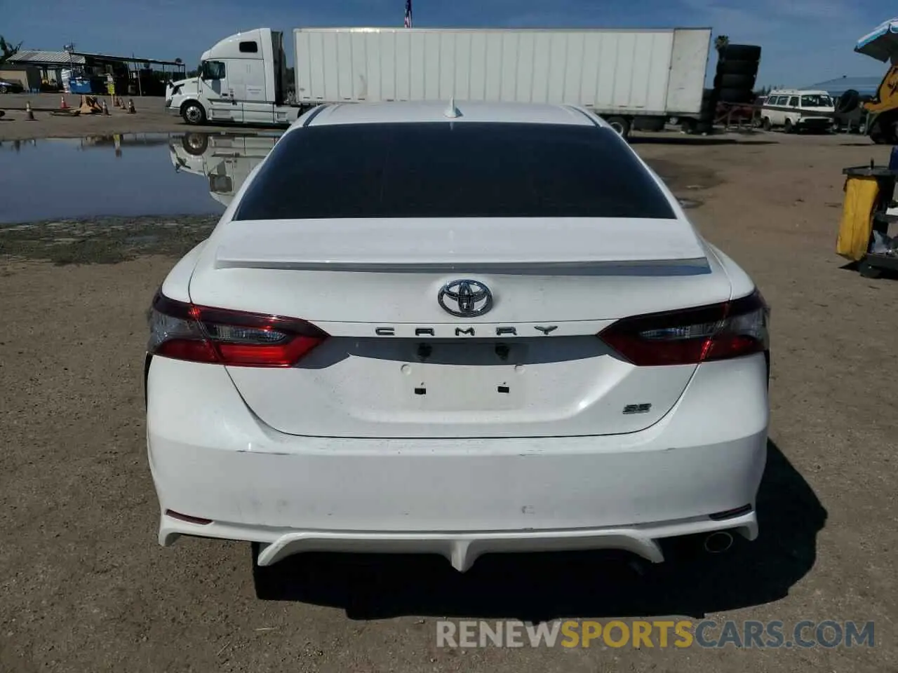 6 Photograph of a damaged car 4T1G11AK1MU427876 TOYOTA CAMRY 2021