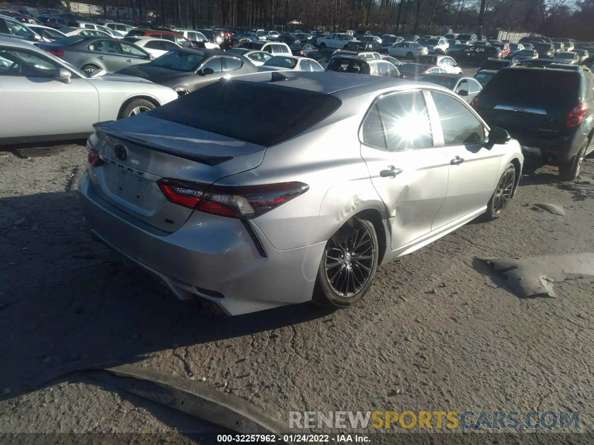 4 Фотография поврежденного автомобиля 4T1G11AK1MU428218 TOYOTA CAMRY 2021