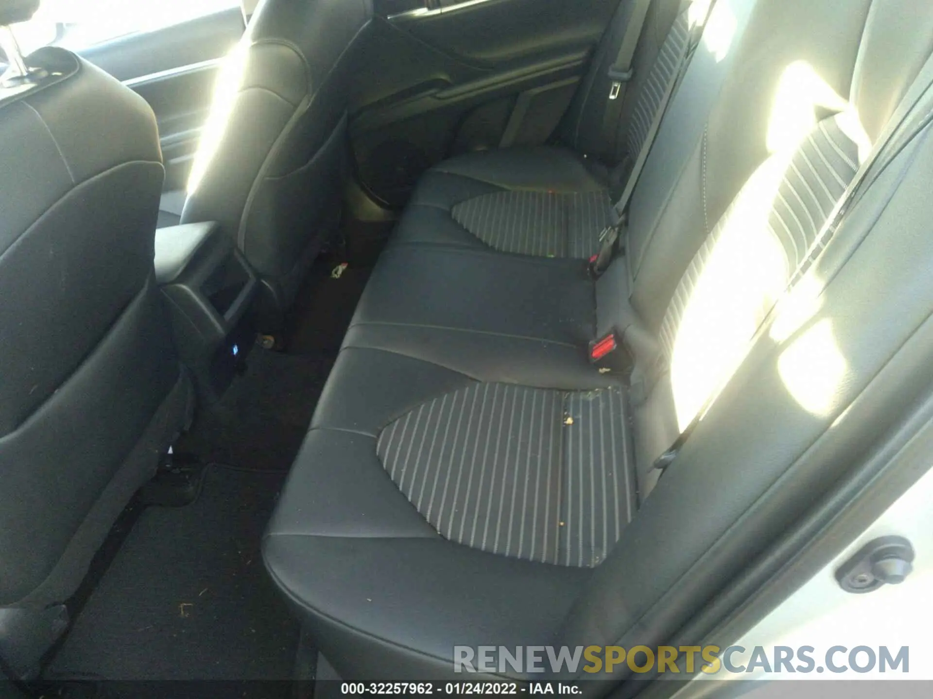8 Фотография поврежденного автомобиля 4T1G11AK1MU428218 TOYOTA CAMRY 2021