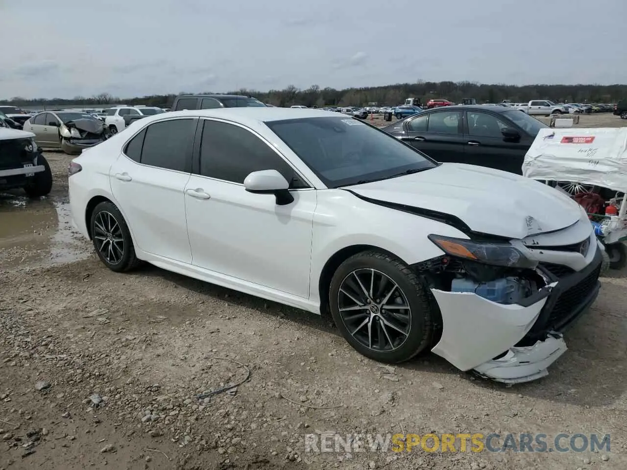 4 Photograph of a damaged car 4T1G11AK1MU486376 TOYOTA CAMRY 2021