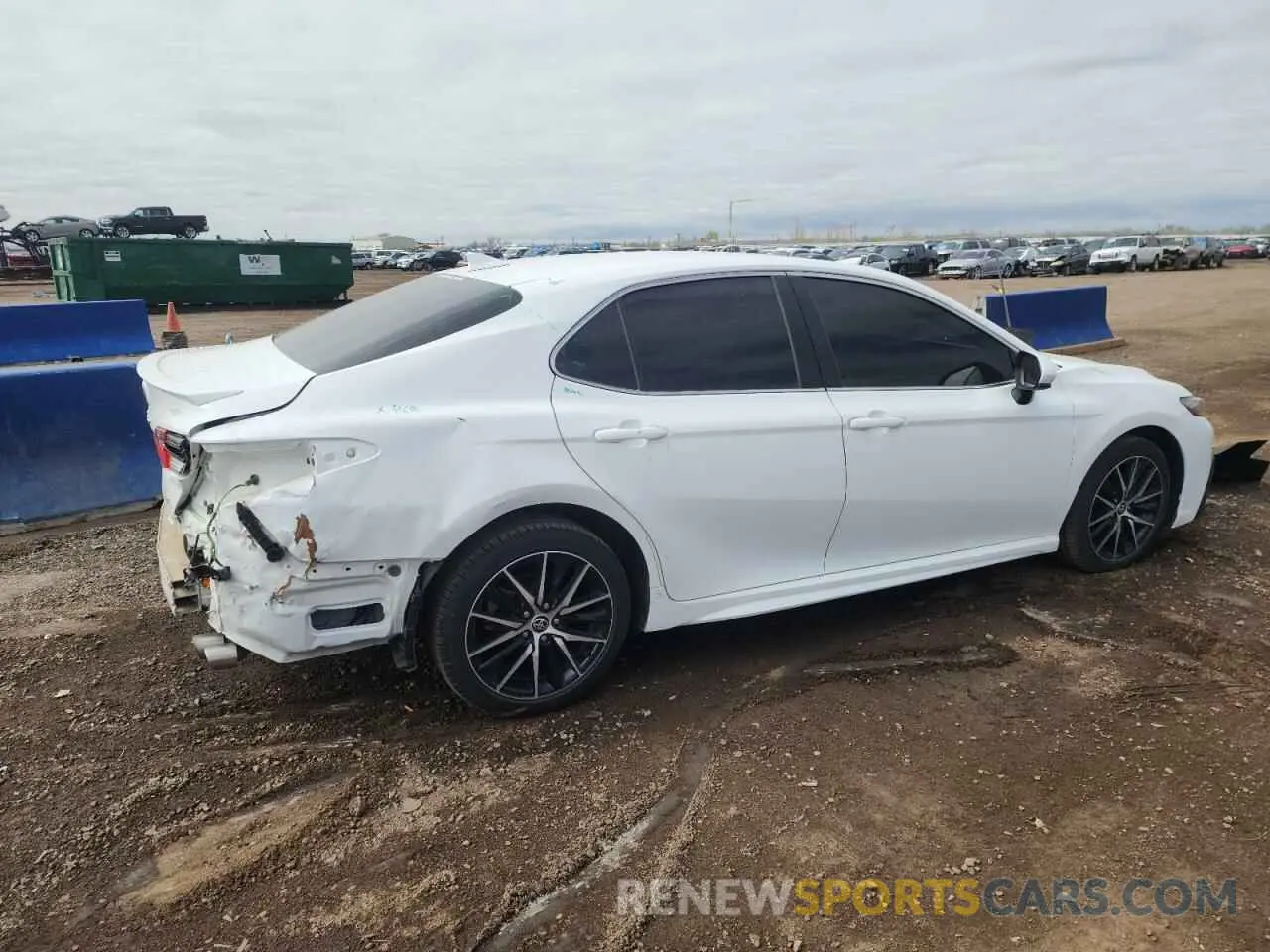 3 Фотография поврежденного автомобиля 4T1G11AK1MU521739 TOYOTA CAMRY 2021