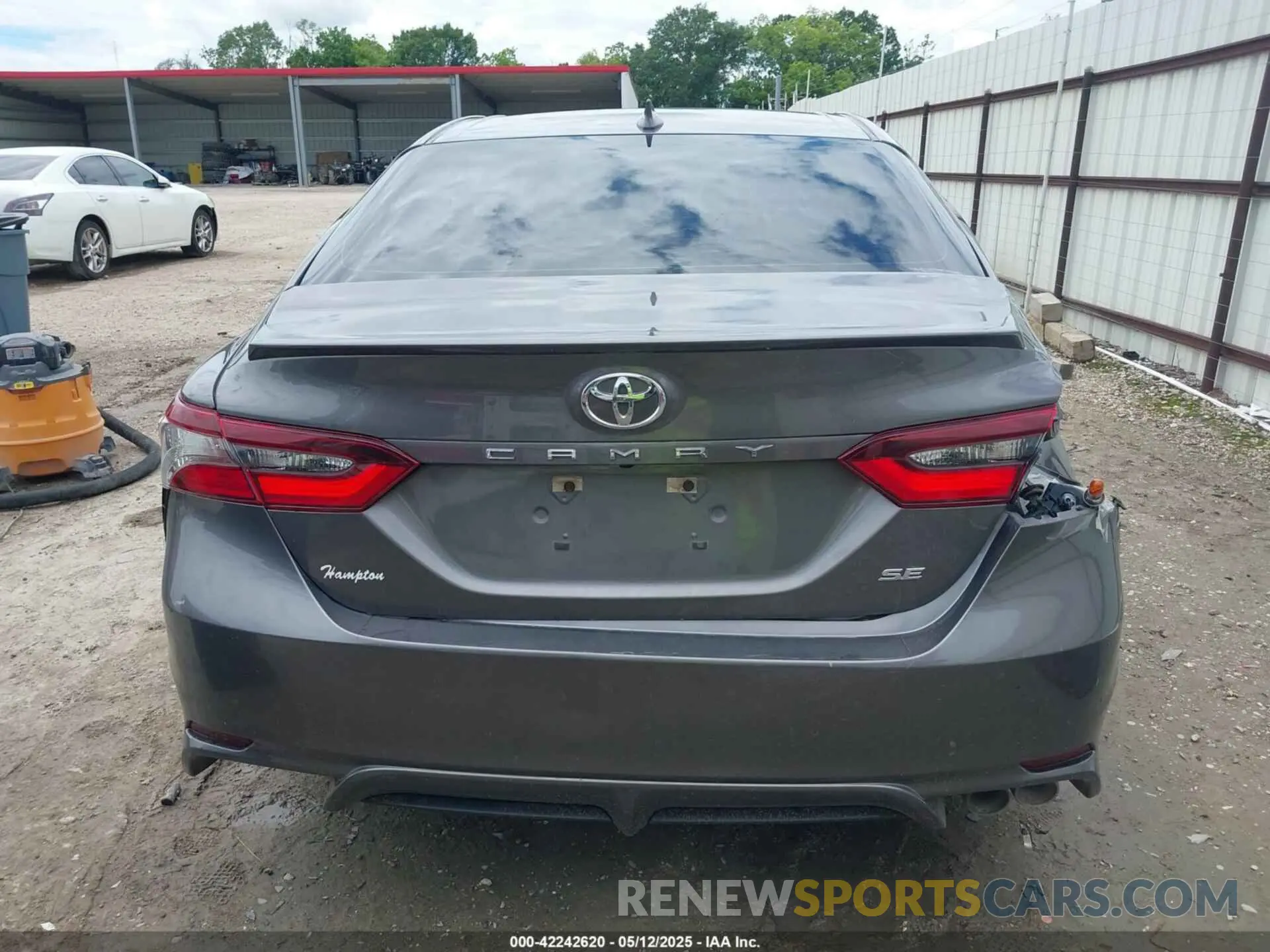 16 Photograph of a damaged car 4T1G11AK1MU570911 TOYOTA CAMRY 2021