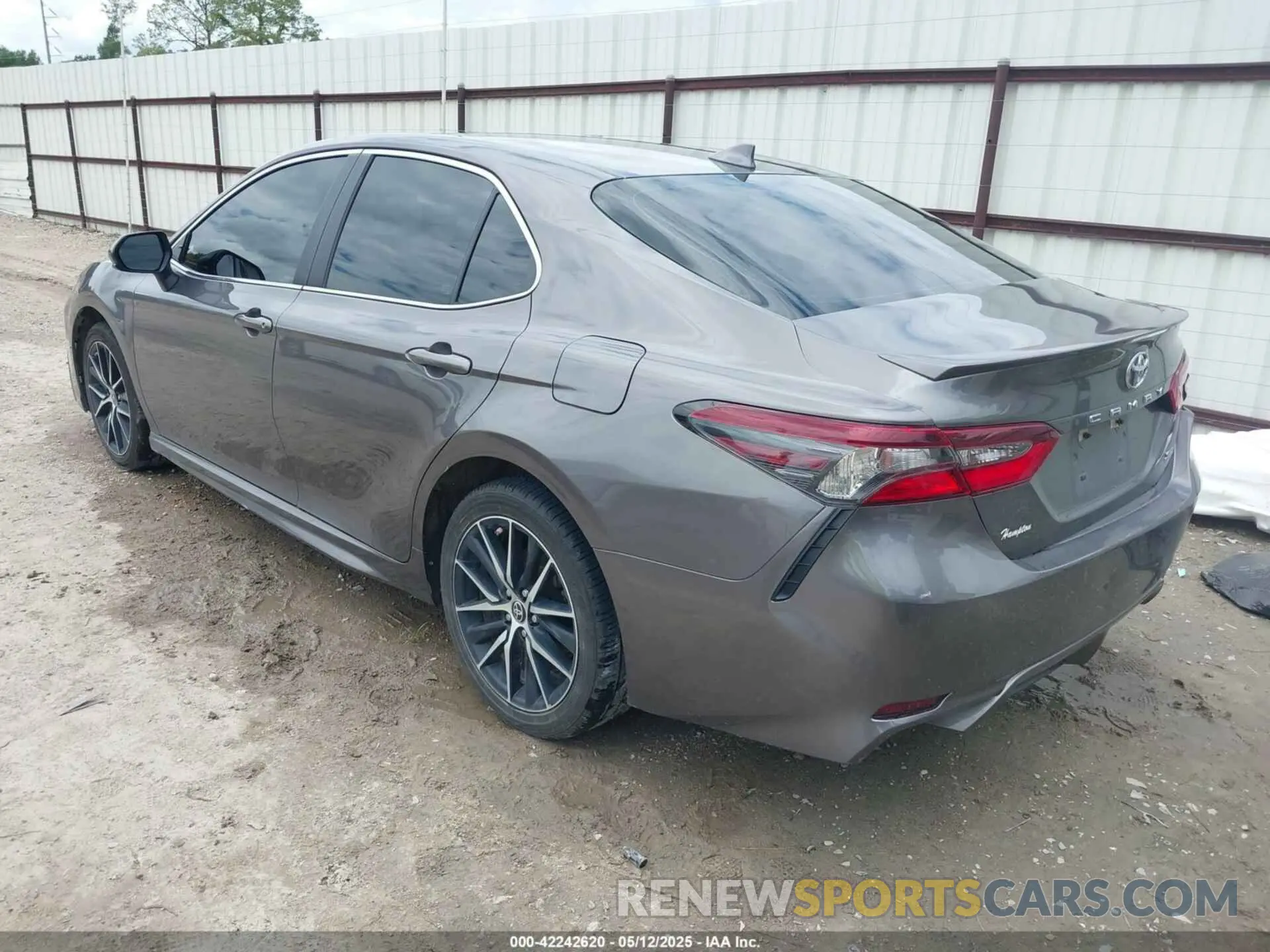 3 Photograph of a damaged car 4T1G11AK1MU570911 TOYOTA CAMRY 2021