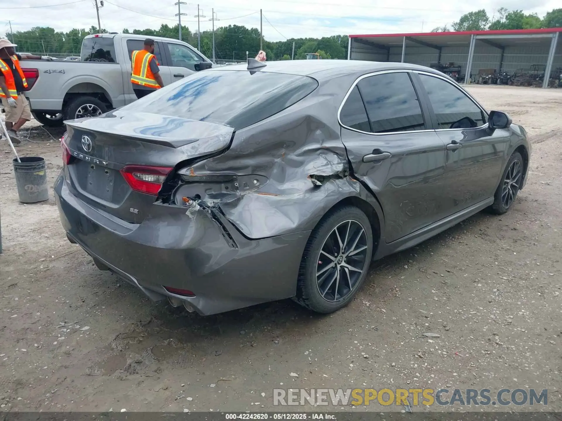 4 Photograph of a damaged car 4T1G11AK1MU570911 TOYOTA CAMRY 2021