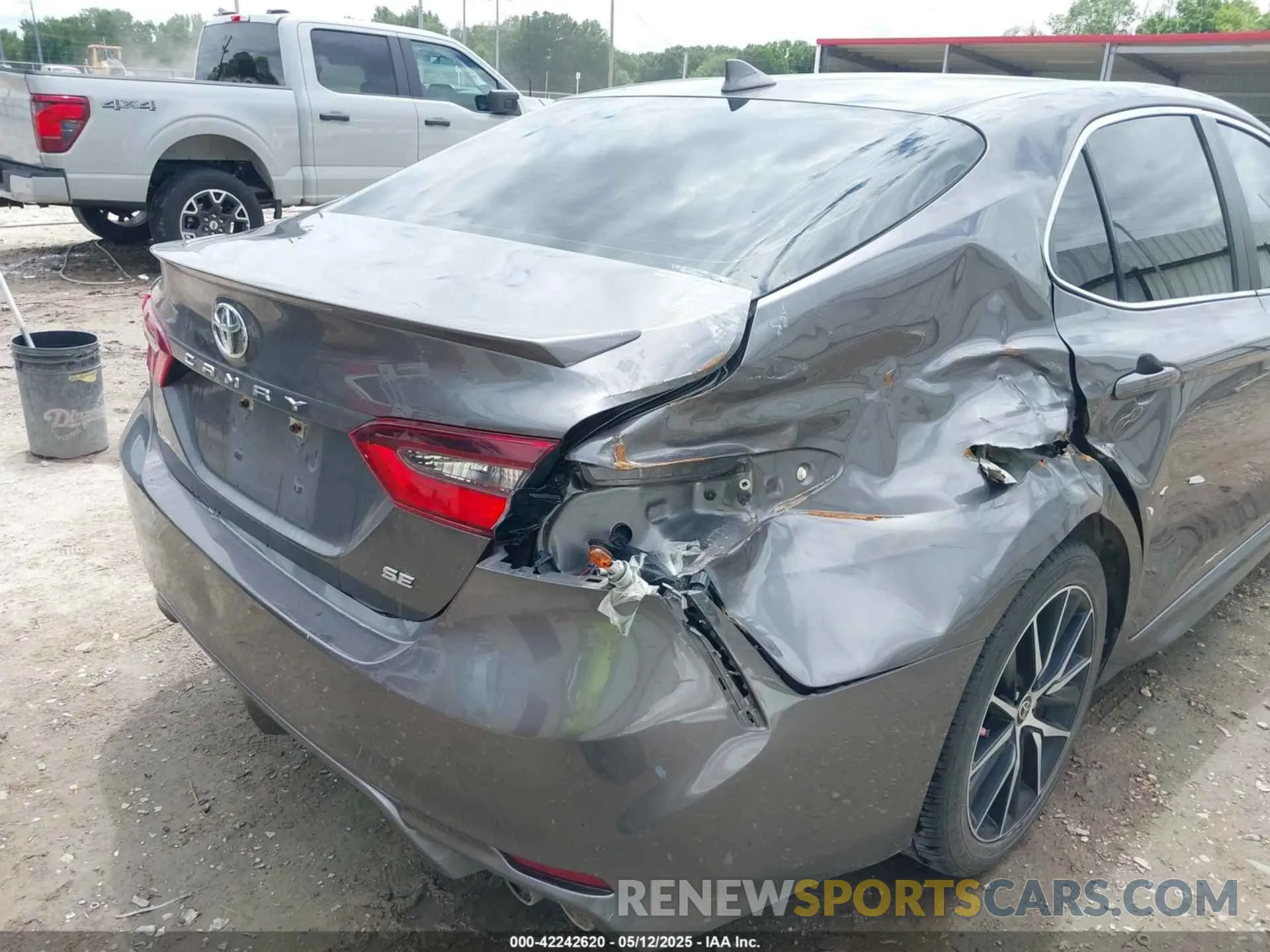 6 Photograph of a damaged car 4T1G11AK1MU570911 TOYOTA CAMRY 2021