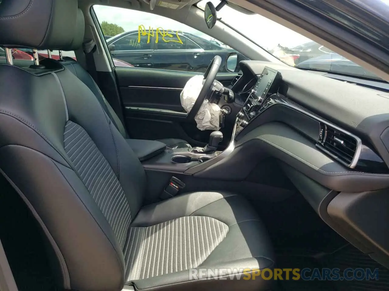 5 Photograph of a damaged car 4T1G11AK1MU581231 TOYOTA CAMRY 2021