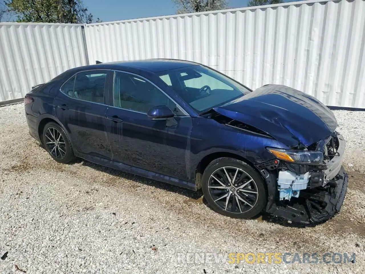 4 Photograph of a damaged car 4T1G11AK1MU584386 TOYOTA CAMRY 2021