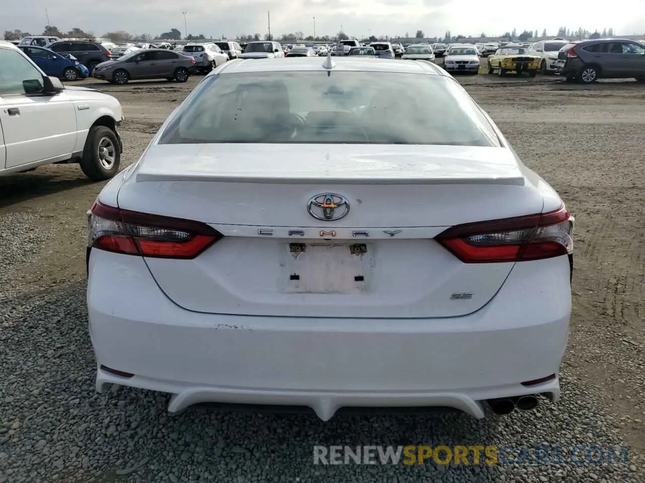 6 Photograph of a damaged car 4T1G11AK1MU597073 TOYOTA CAMRY 2021