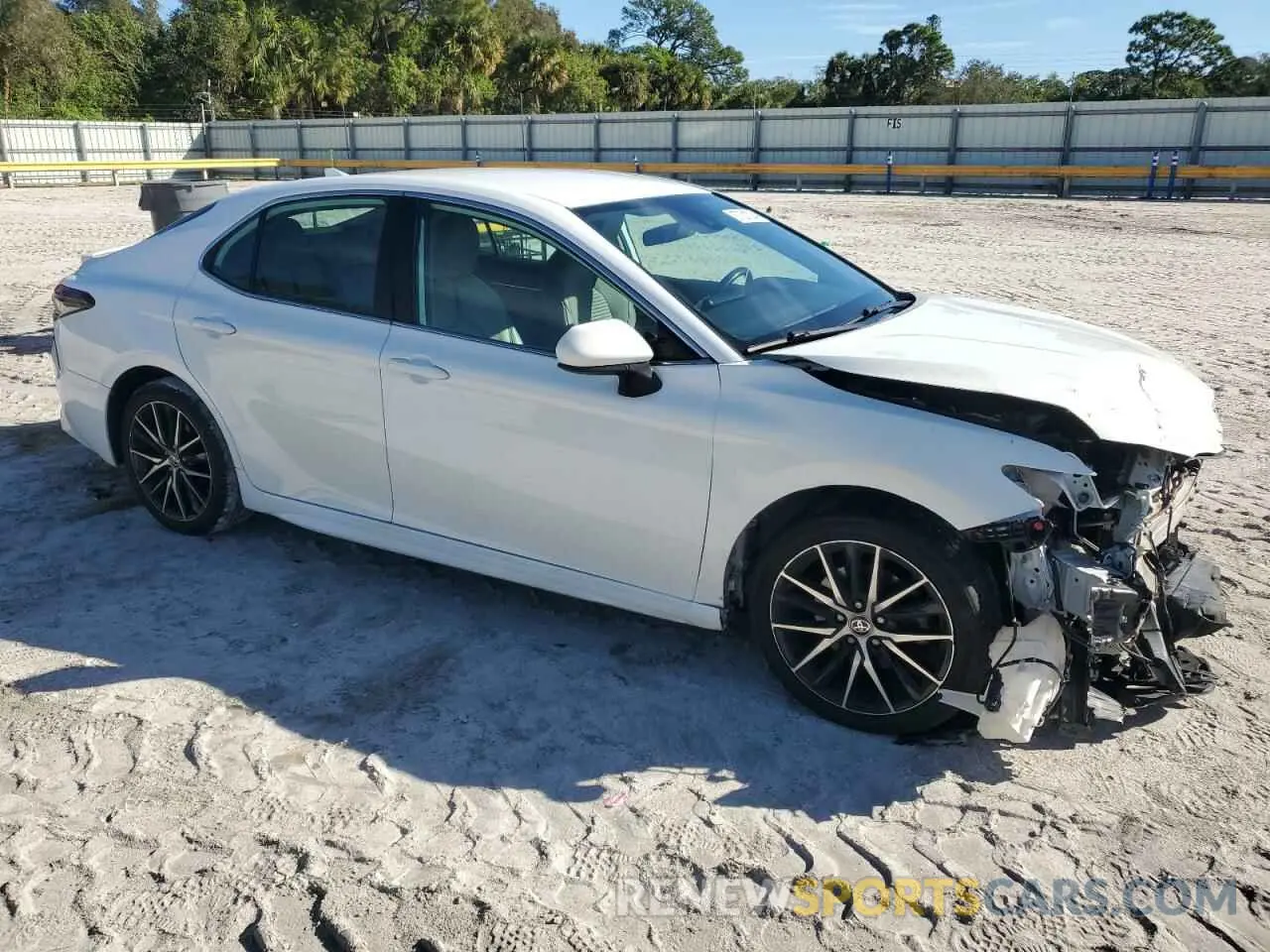 4 Фотография поврежденного автомобиля 4T1G11AK2MU416157 TOYOTA CAMRY 2021