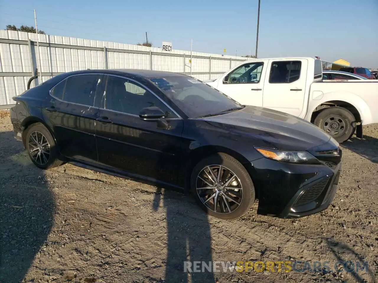 4 Photograph of a damaged car 4T1G11AK2MU421438 TOYOTA CAMRY 2021