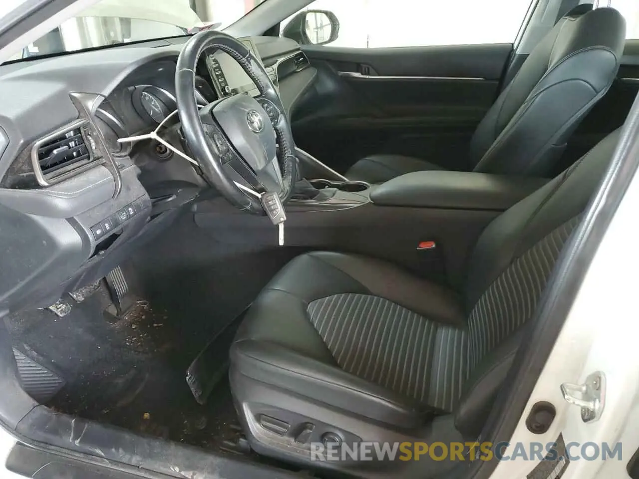 7 Photograph of a damaged car 4T1G11AK2MU431449 TOYOTA CAMRY 2021