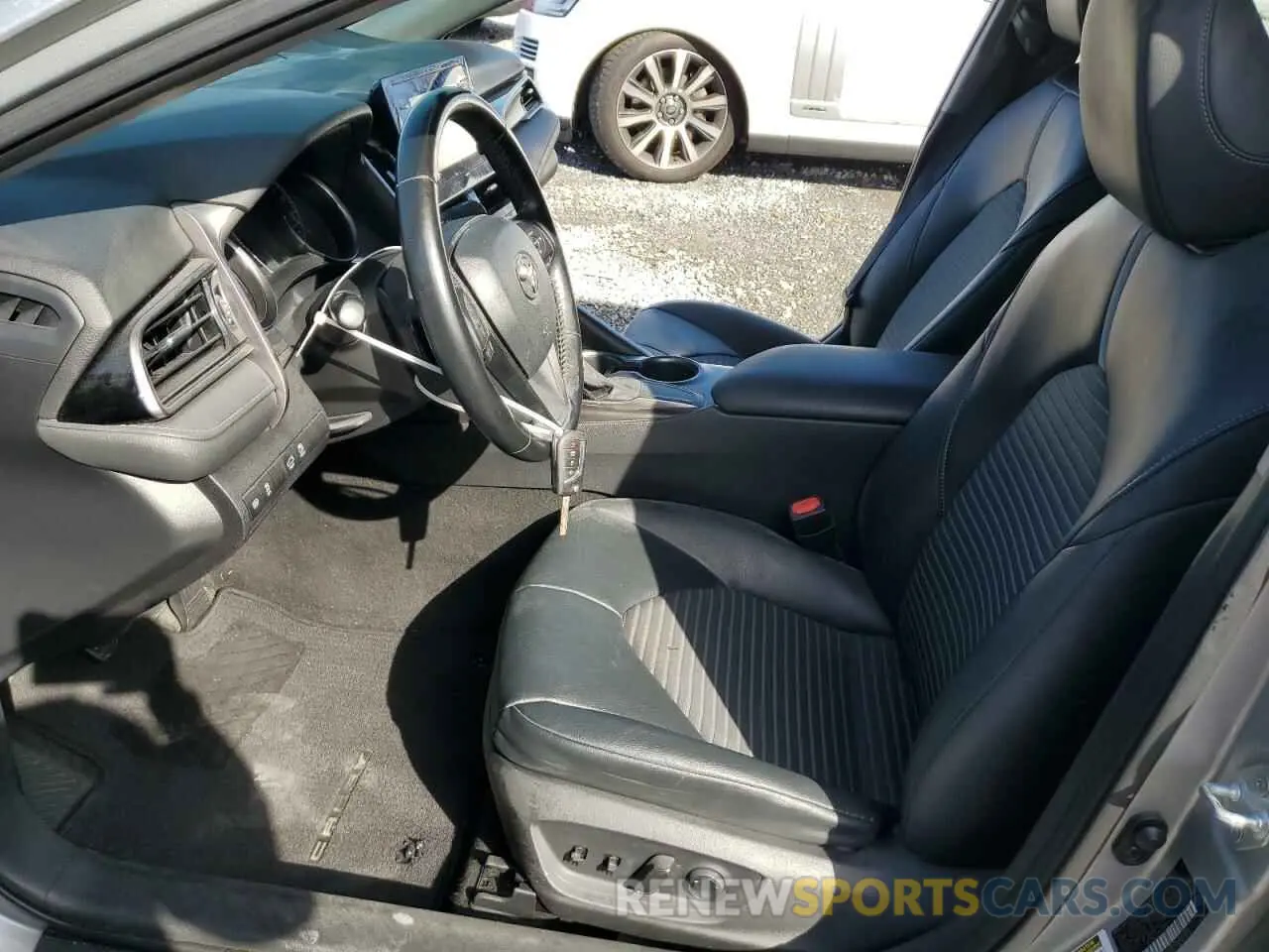 7 Photograph of a damaged car 4T1G11AK2MU443133 TOYOTA CAMRY 2021