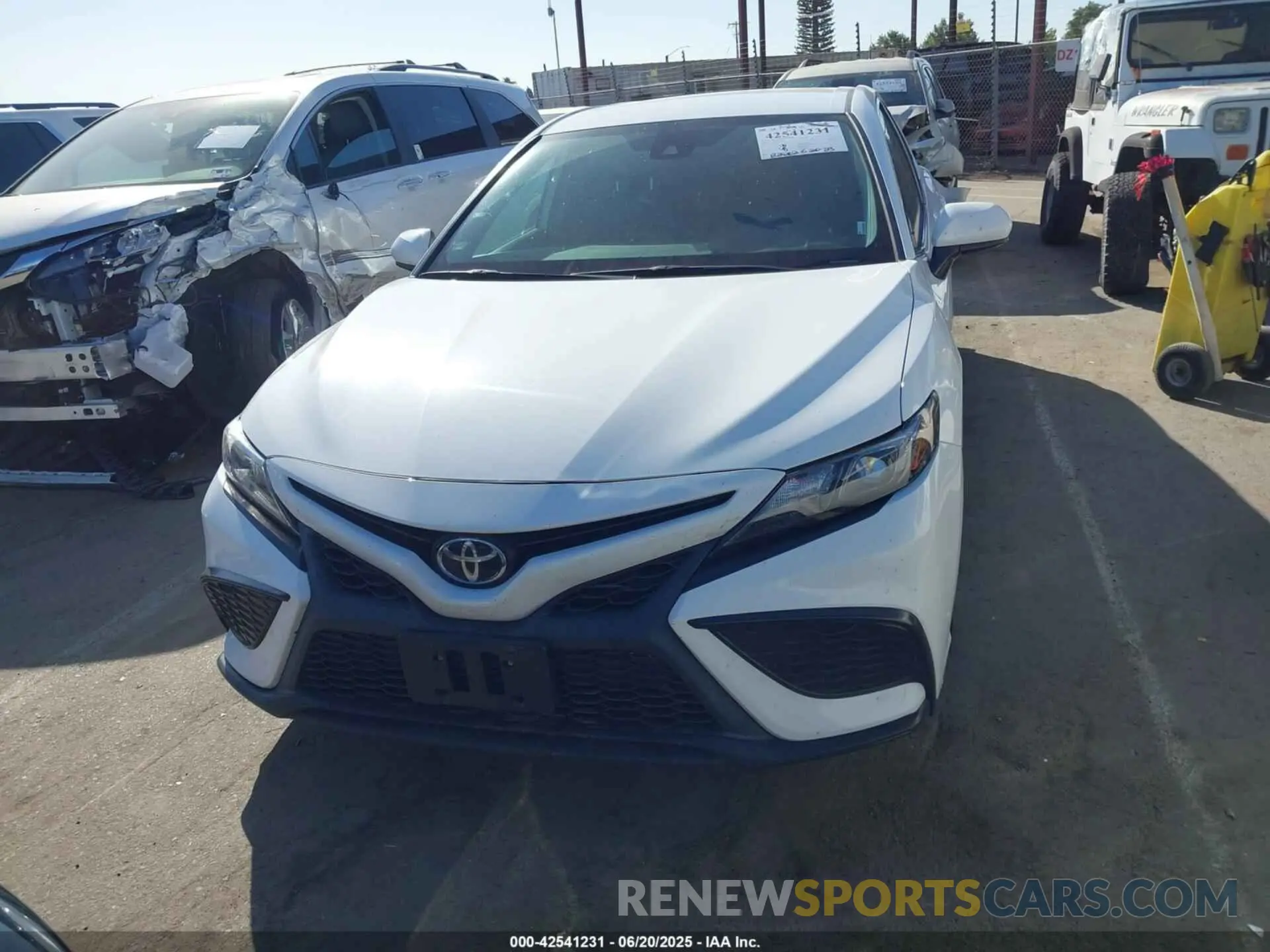 13 Фотография поврежденного автомобиля 4T1G11AK2MU488198 TOYOTA CAMRY 2021