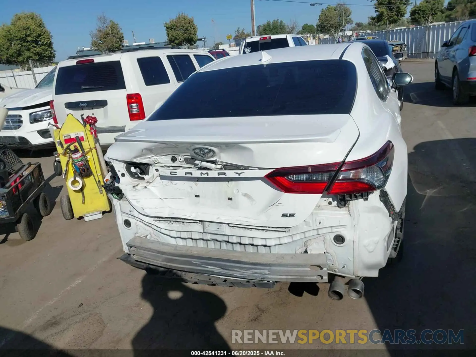 17 Фотография поврежденного автомобиля 4T1G11AK2MU488198 TOYOTA CAMRY 2021