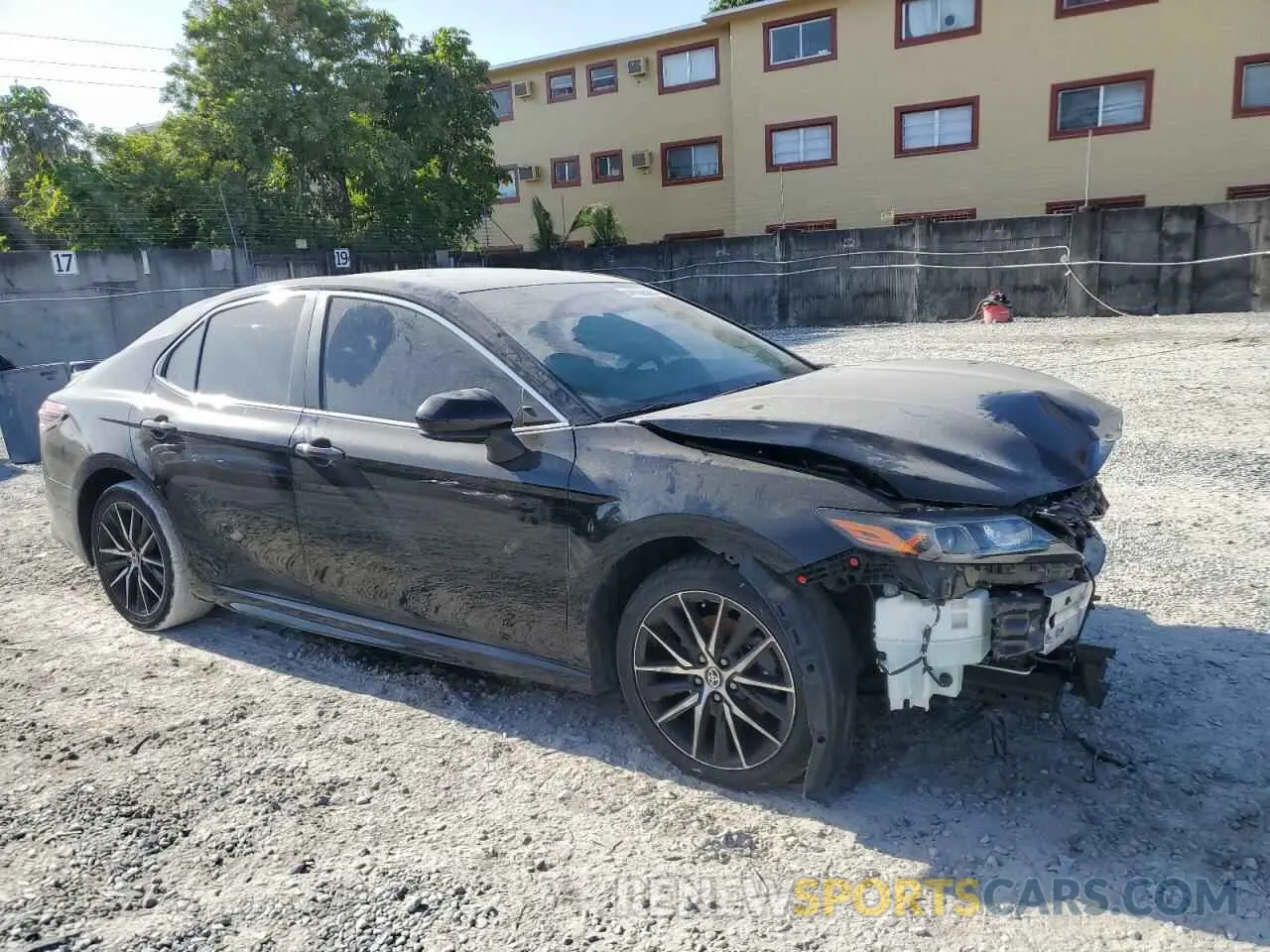 4 Photograph of a damaged car 4T1G11AK2MU516856 TOYOTA CAMRY 2021