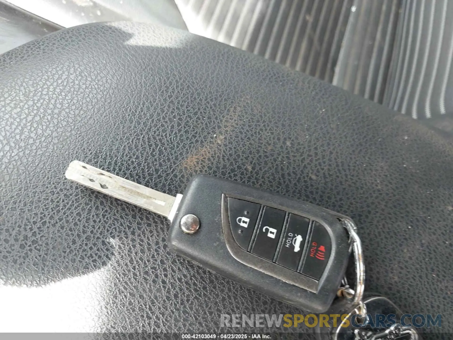11 Фотография поврежденного автомобиля 4T1G11AK2MU520616 TOYOTA CAMRY 2021