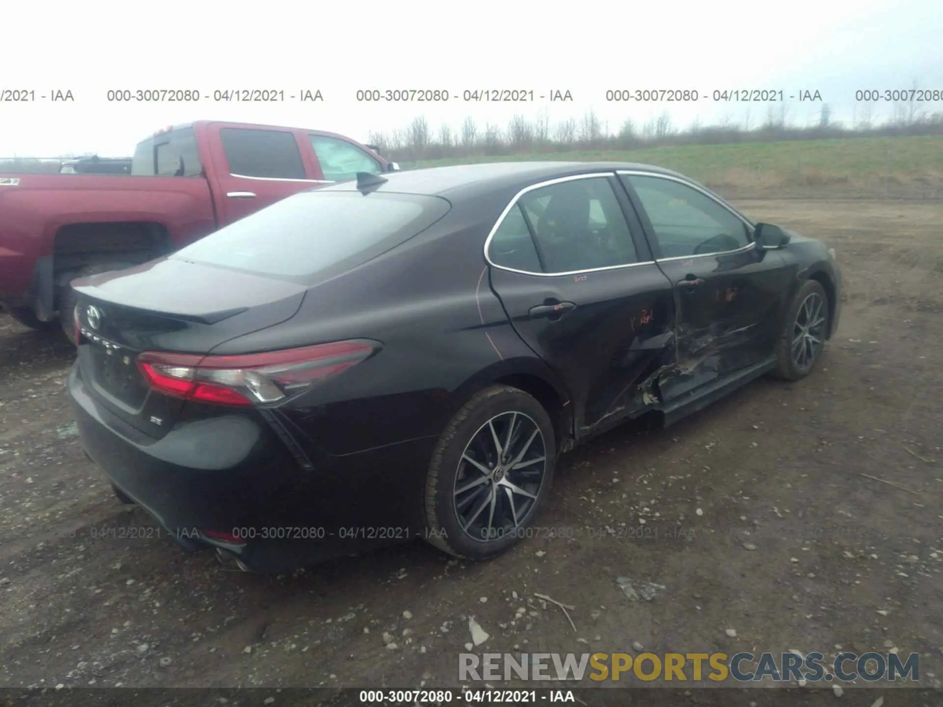 4 Photograph of a damaged car 4T1G11AK2MU542471 TOYOTA CAMRY 2021