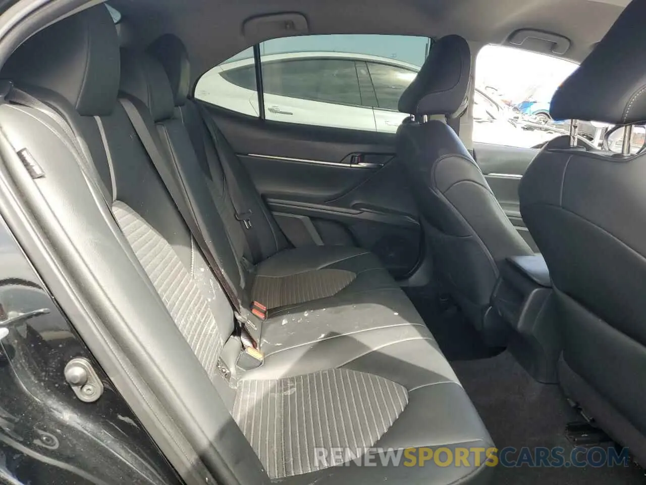 10 Photograph of a damaged car 4T1G11AK2MU543720 TOYOTA CAMRY 2021