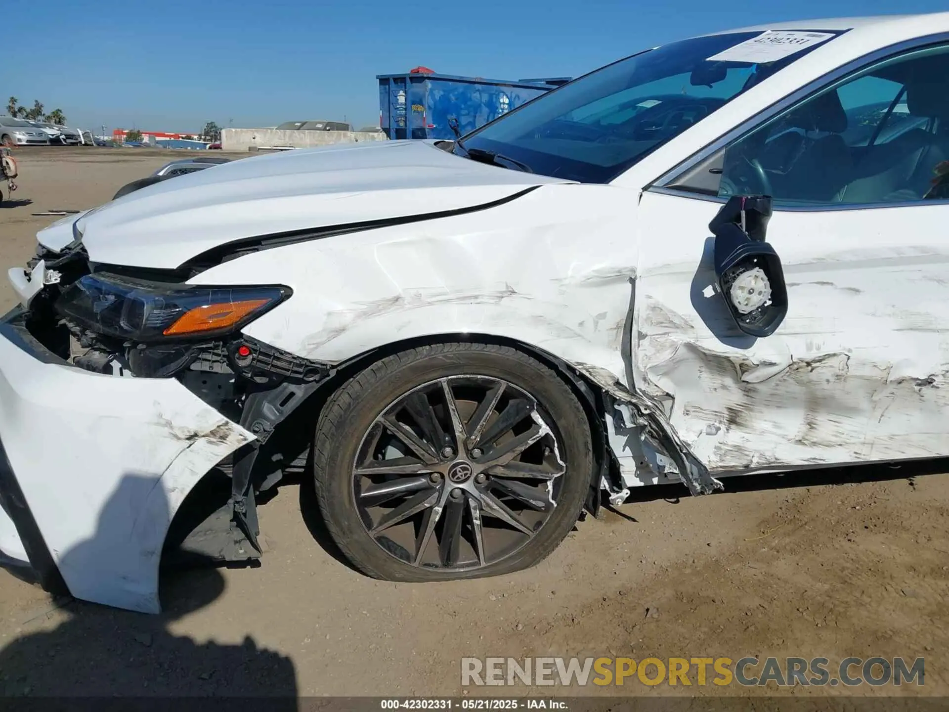 6 Photograph of a damaged car 4T1G11AK2MU545807 TOYOTA CAMRY 2021