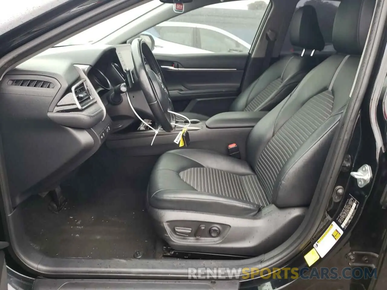7 Photograph of a damaged car 4T1G11AK2MU550358 TOYOTA CAMRY 2021