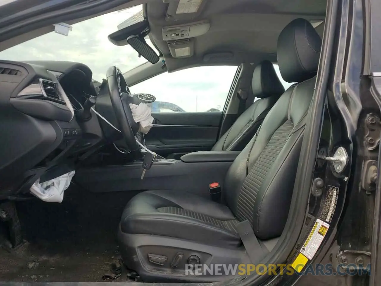 7 Photograph of a damaged car 4T1G11AK3MU415373 TOYOTA CAMRY 2021