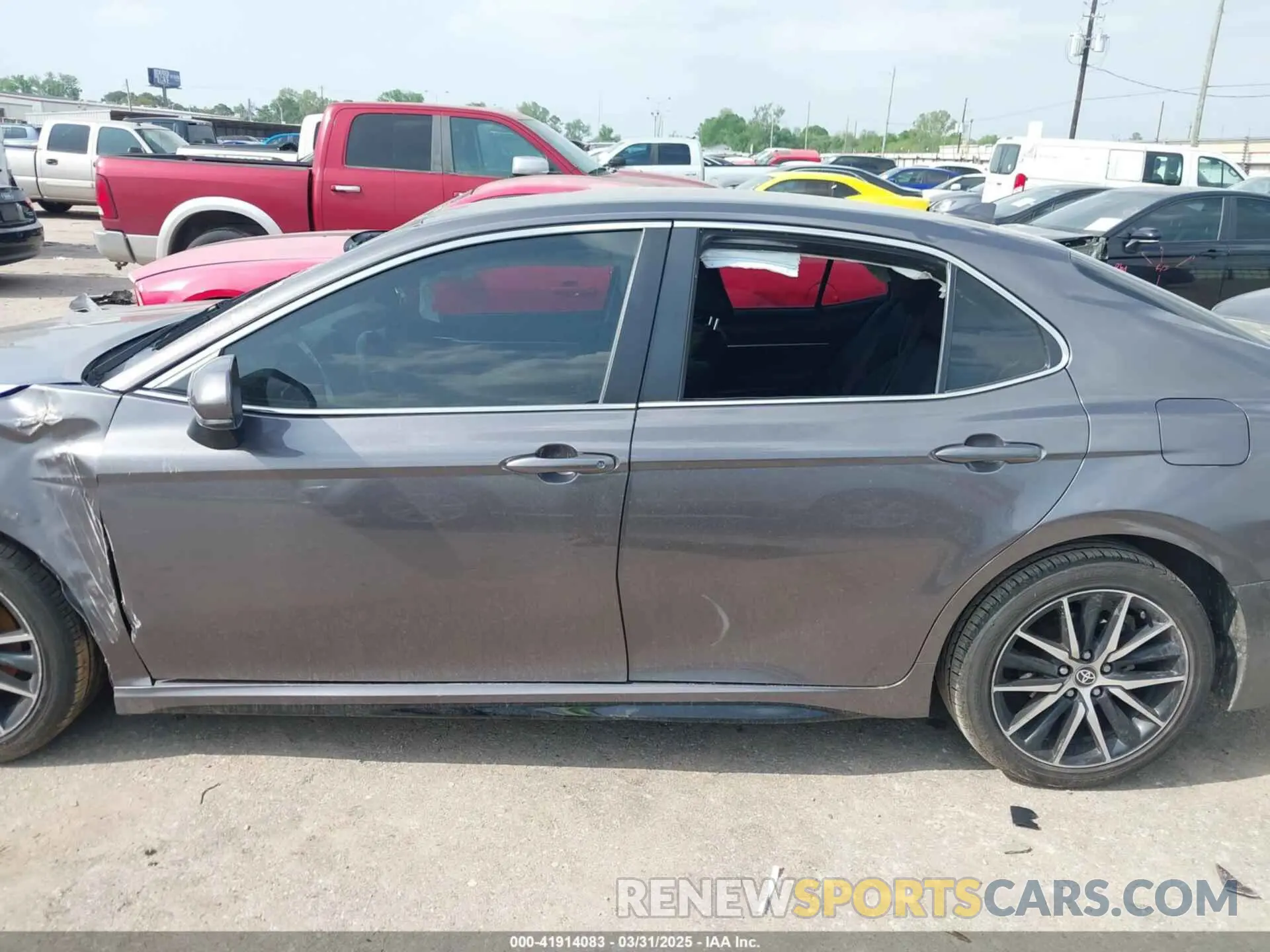 14 Photograph of a damaged car 4T1G11AK3MU421254 TOYOTA CAMRY 2021