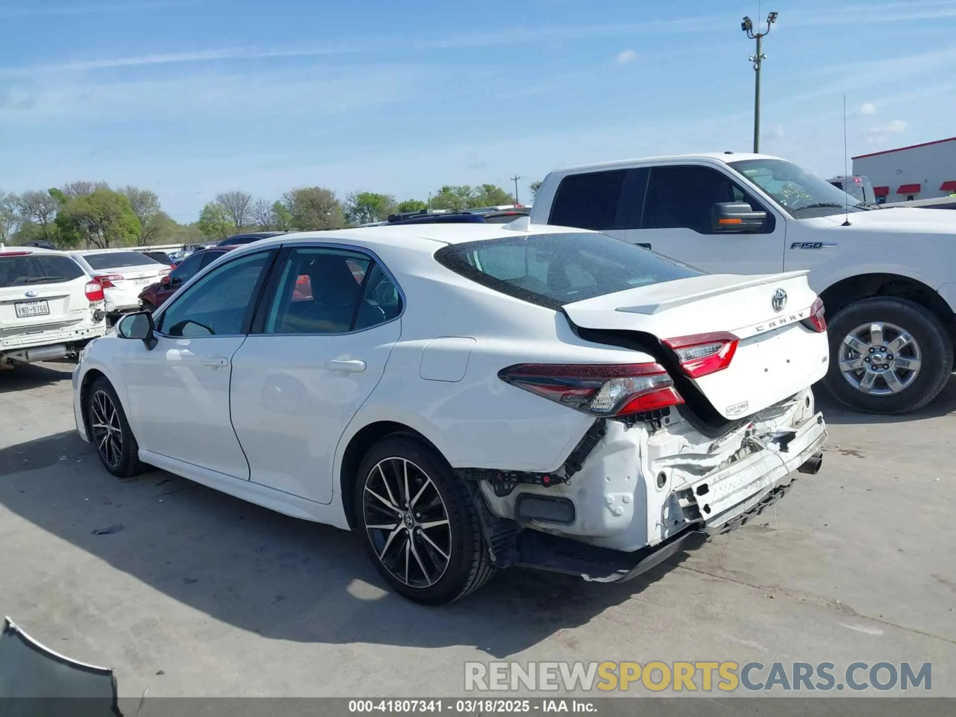 15 Фотография поврежденного автомобиля 4T1G11AK3MU451421 TOYOTA CAMRY 2021