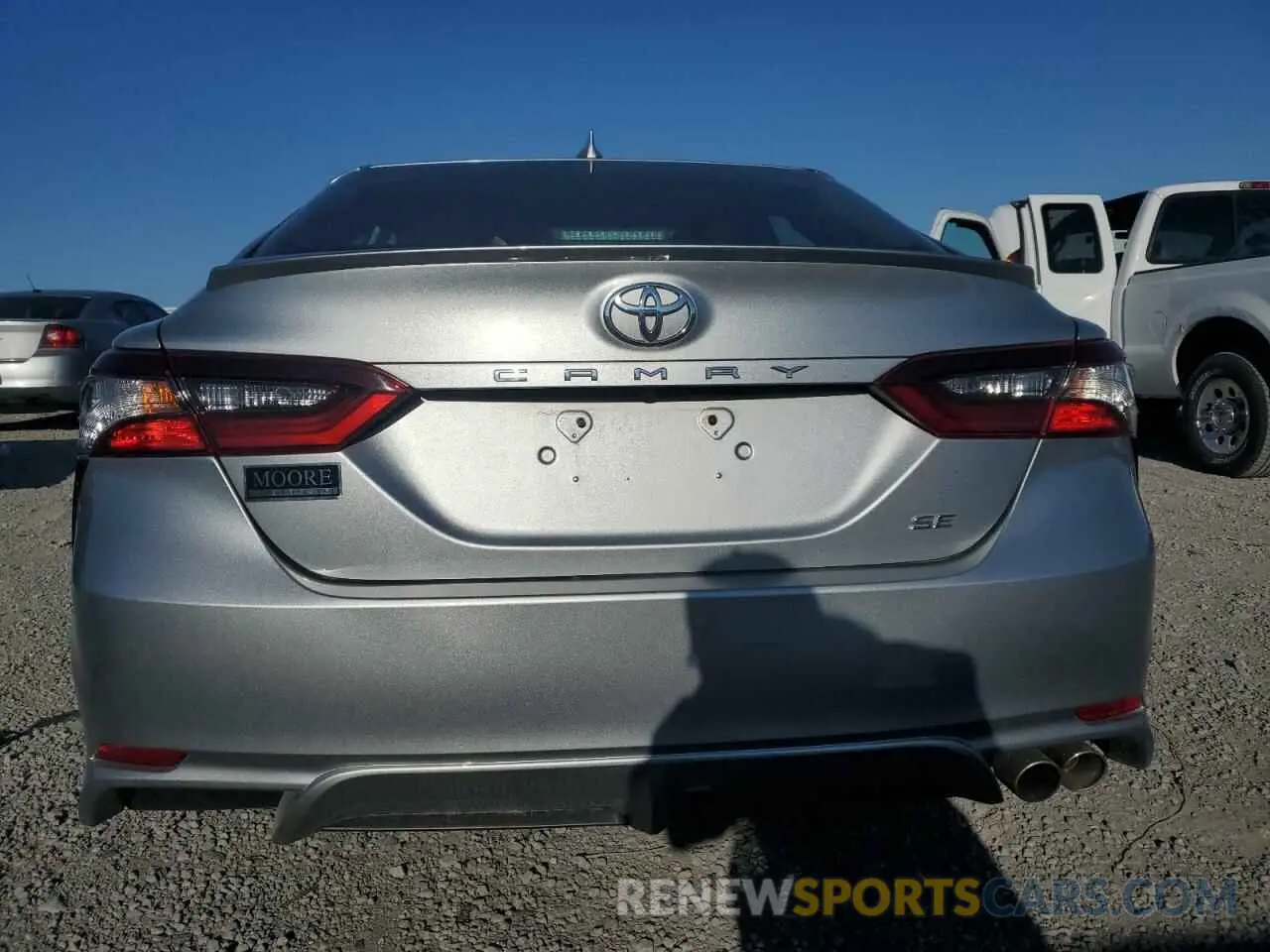 6 Photograph of a damaged car 4T1G11AK3MU464217 TOYOTA CAMRY 2021