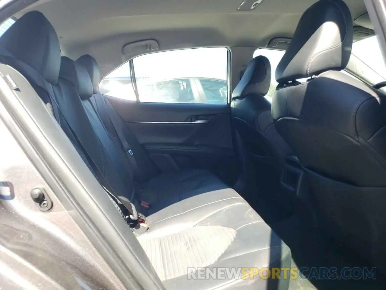 10 Photograph of a damaged car 4T1G11AK3MU486301 TOYOTA CAMRY 2021