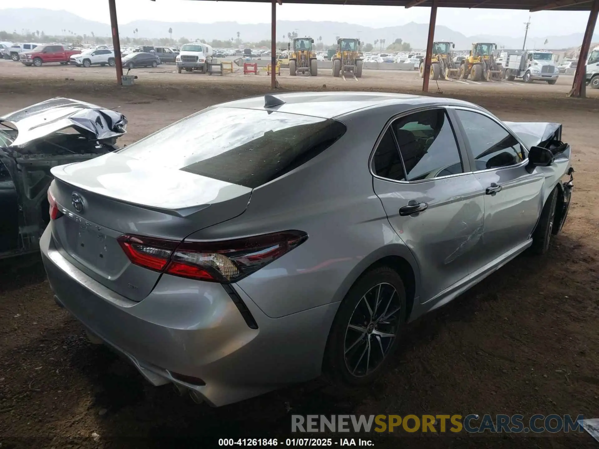 4 Фотография поврежденного автомобиля 4T1G11AK3MU514758 TOYOTA CAMRY 2021