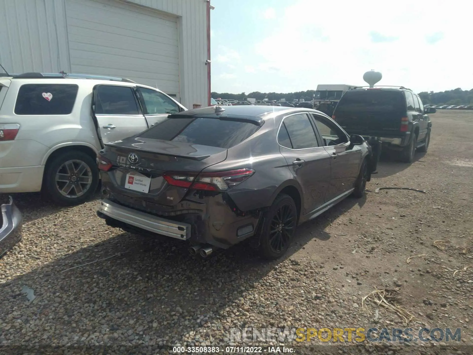 4 Photograph of a damaged car 4T1G11AK3MU522066 TOYOTA CAMRY 2021