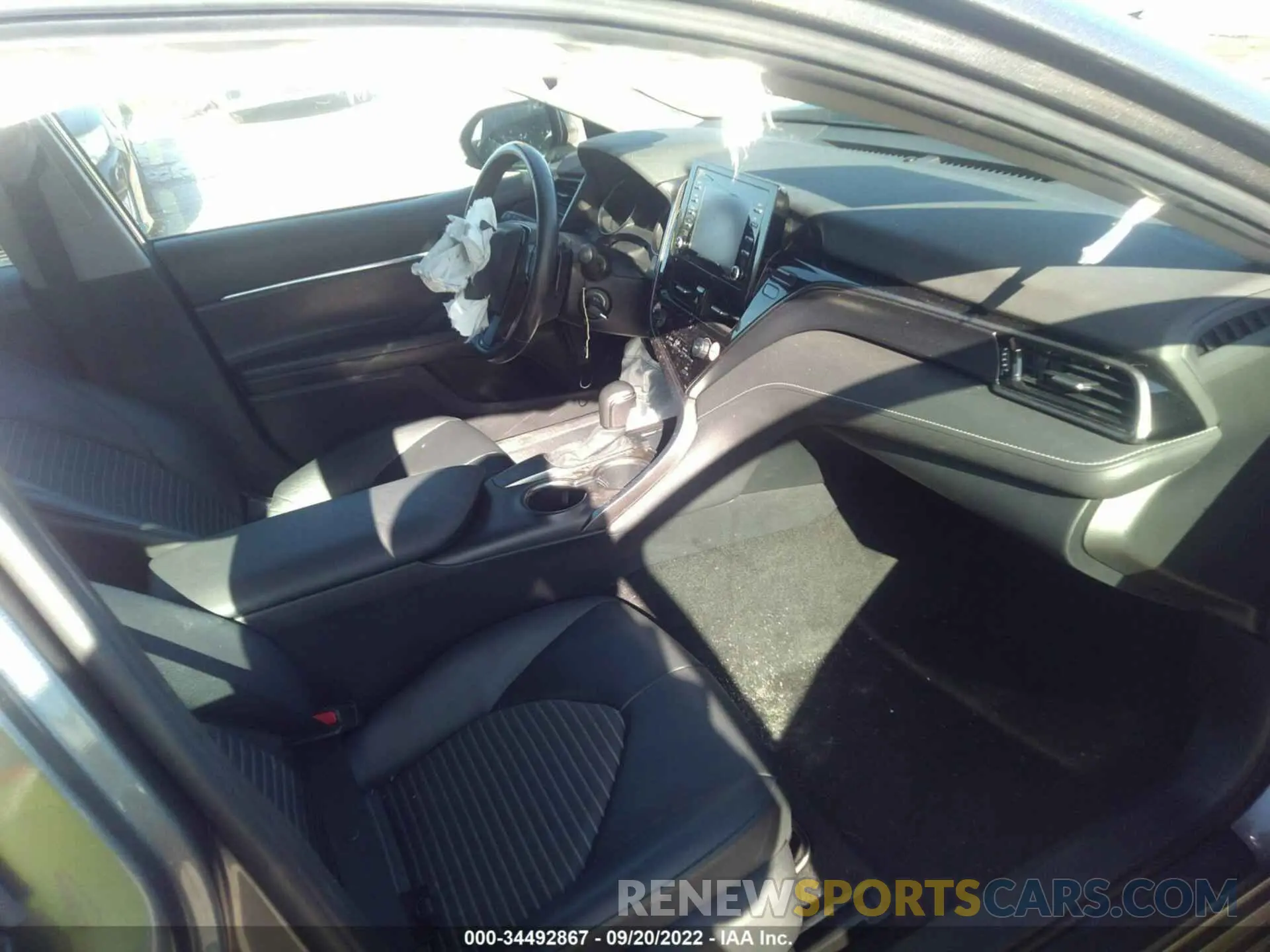 5 Фотография поврежденного автомобиля 4T1G11AK3MU525646 TOYOTA CAMRY 2021