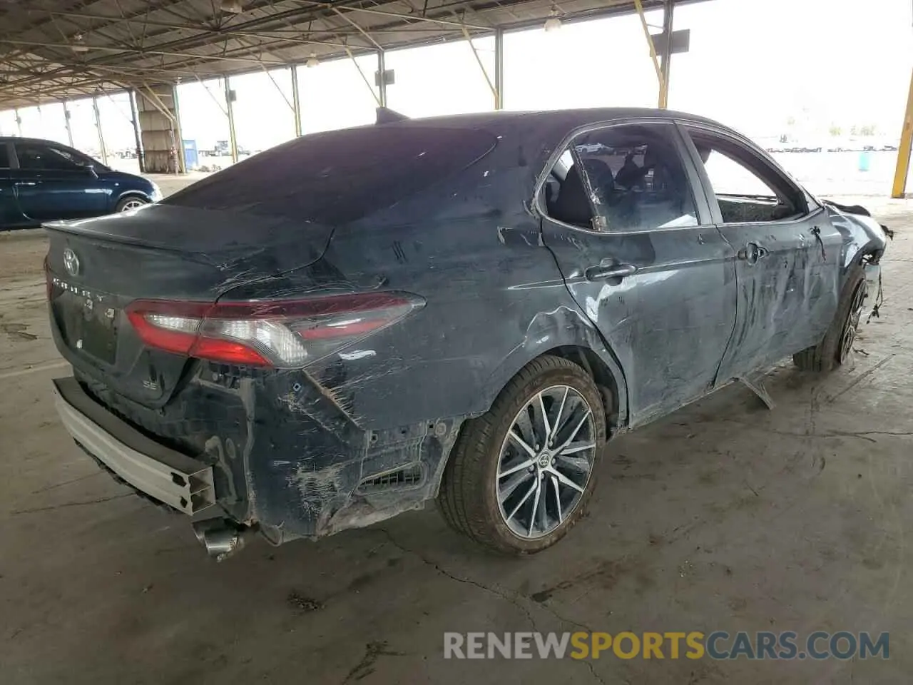 3 Фотография поврежденного автомобиля 4T1G11AK3MU539885 TOYOTA CAMRY 2021