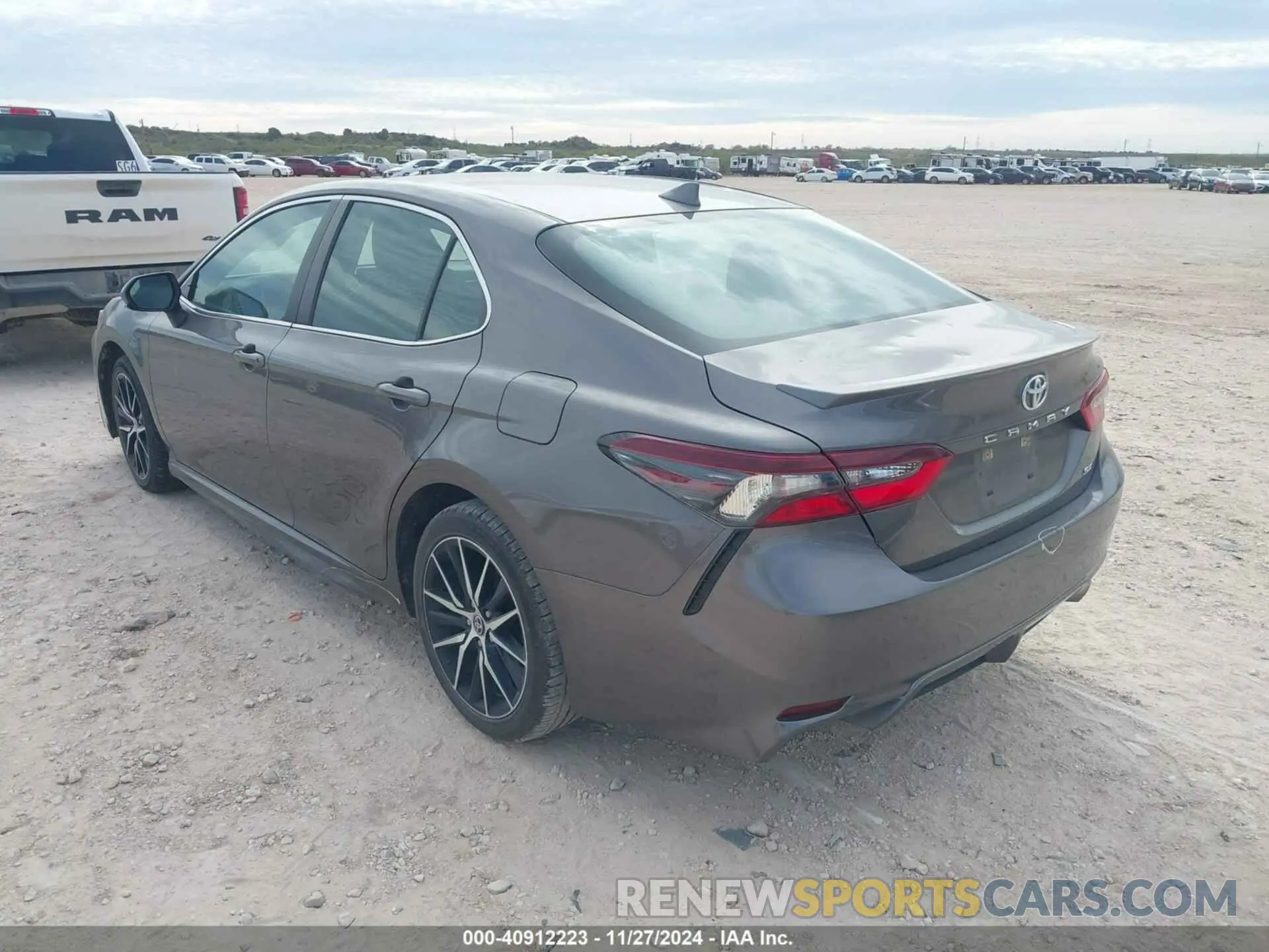 3 Фотография поврежденного автомобиля 4T1G11AK3MU547730 TOYOTA CAMRY 2021