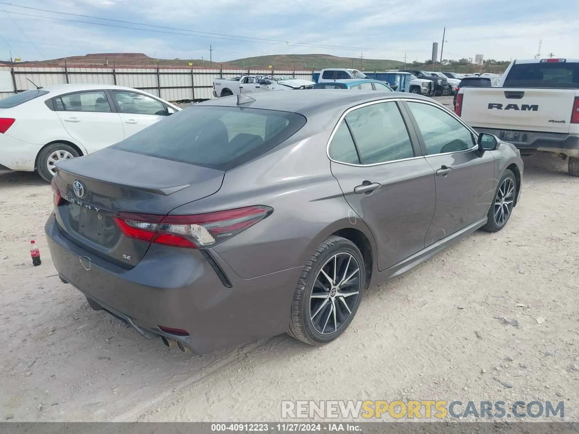 4 Фотография поврежденного автомобиля 4T1G11AK3MU547730 TOYOTA CAMRY 2021