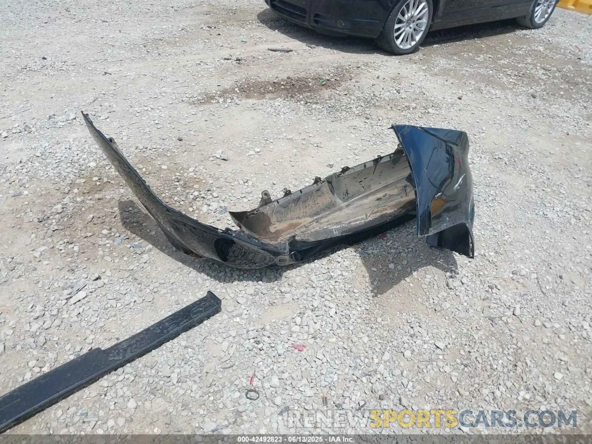 12 Photograph of a damaged car 4T1G11AK3MU547940 TOYOTA CAMRY 2021